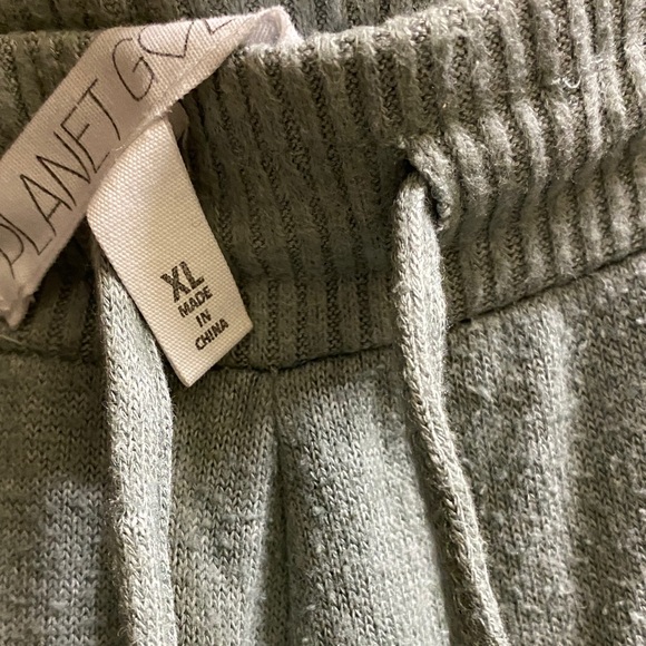 Planet Gold• Sage Green• Lounge Set - Picture 5 of 9